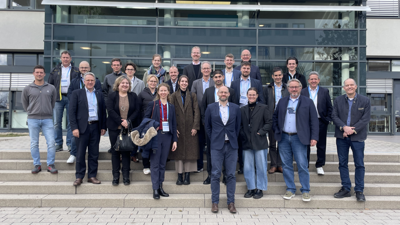 Gruppenfoto eines Teils der Teilnehmer des 21. Fachkongress Fabrikplanung 2025